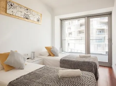 Akira Flats Llum Apartment * Barcelona