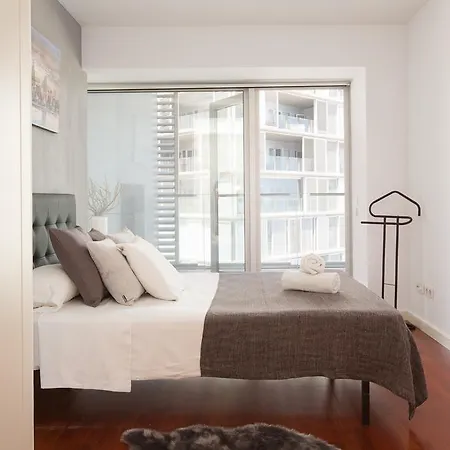 Akira Flats Llum Apartment Barcelona