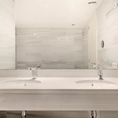 Apartment Akira Flats Llum Apartment Barcelona